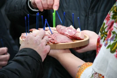 Фото 1. Продолжением первомайских торжеств в Орле стала выставка местной продукции