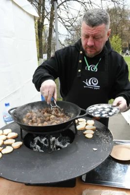 Фото 16. Продолжением первомайских торжеств в Орле стала выставка местной продукции