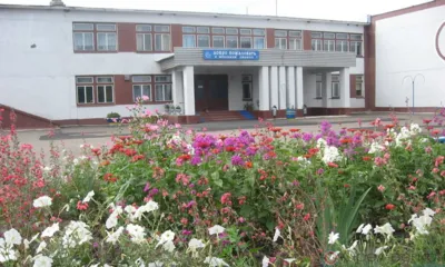 В Колпнянском районе благоустраивают территорию около Дубовской школы