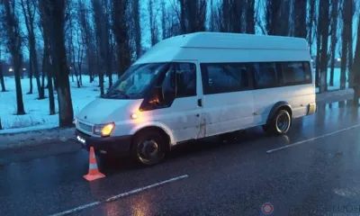 В Ливнах 46-летняя женщина попала под колёса микроавтобуса