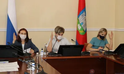 Избирательные объединения «Единая Россия» и КПРФ первыми подали на регистрацию в облизбирком списки своих кандидатов на выборы в Орловский областной Совет народных депутатов