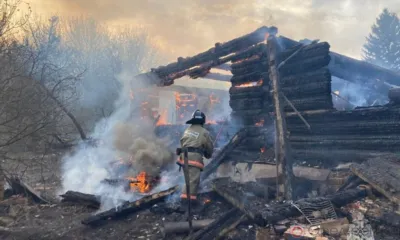 Под Орлом в сгоревшем деревянном доме обнаружили тело 62-летнего мужчины