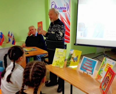 Фото 1. Школьники из Покровского лицея встретились с писателем и журналистом «Орловской правды»
