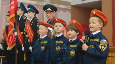 Фото 4. Орловские первоклашки пополнили ряды кадет-спасателей