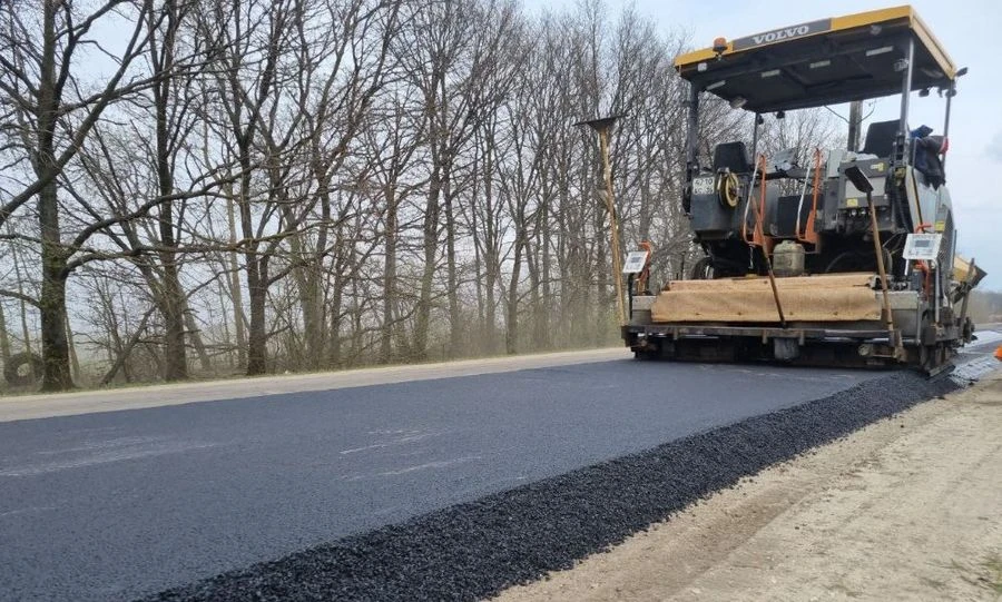 В Должанском районе почти за 80 млн рублей отремонтируют три километра дороги