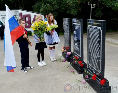 Фото 6. На Орловщине установили памятные обелиски на мемориале Победы