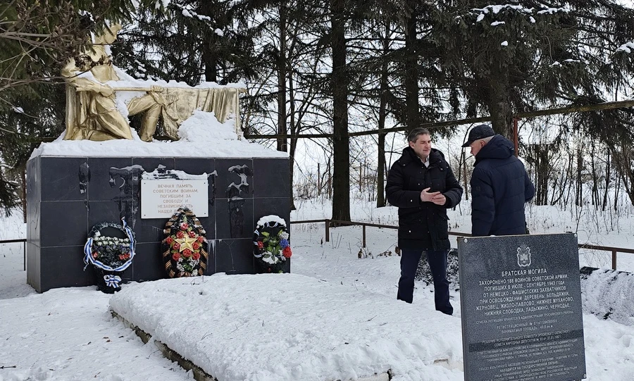 Орловский меценат устанавливает освещение на воинских мемориалах региона