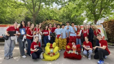 Фото 1. Китайский город Хэцзэ встретил орловских педагогов и школьников
