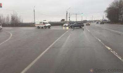 На трассе Орёл-Тамбов Lada врезалась в микроавтобус