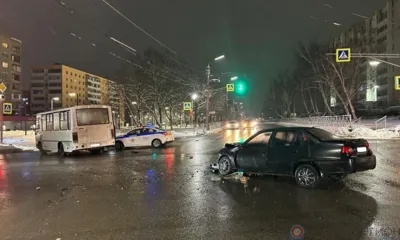 В Орле маршрутка протаранила Daewoo Nexia