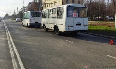 В Орле две маршрутки не поделили дорогу