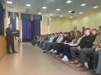 Фото 1. Орловским школьникам рассказали о правилах эксплуатации питбайков