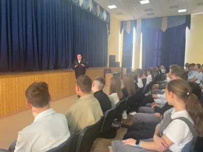 Фото 2. Орловским школьникам рассказали о правилах эксплуатации питбайков