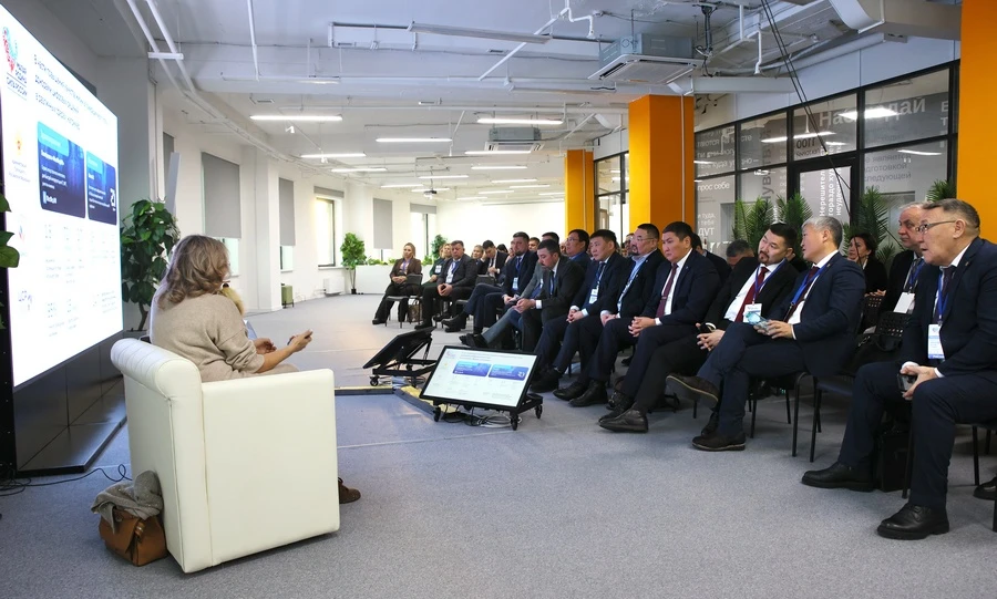 Главы четырёх районов Орловщины обсудили развитие территорий на форуме в Якутии