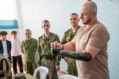Фото 5. Молодые орловцы приняли участие в акции «В армии служить почётно»