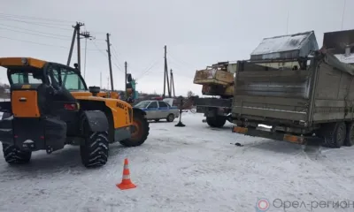 В Корсаково 61-летняя пенсионерка попала под колёса погрузчика