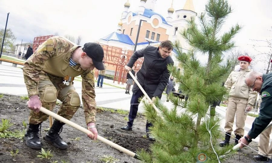 В Свердловском районе в рамках акции высадили порядка 280 деревьев