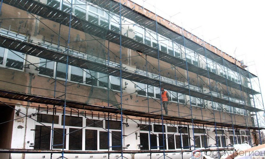 В Орле продолжается ремонт школ №15, 32 и 39