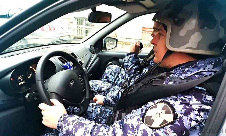 Новости Росгвардии: В Орле задержали мужчину, избившего посетителя бара